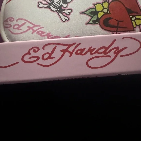 Ed Hardy White Tattoo Heart & Skull Baguette Bag - Picture 2 of 7